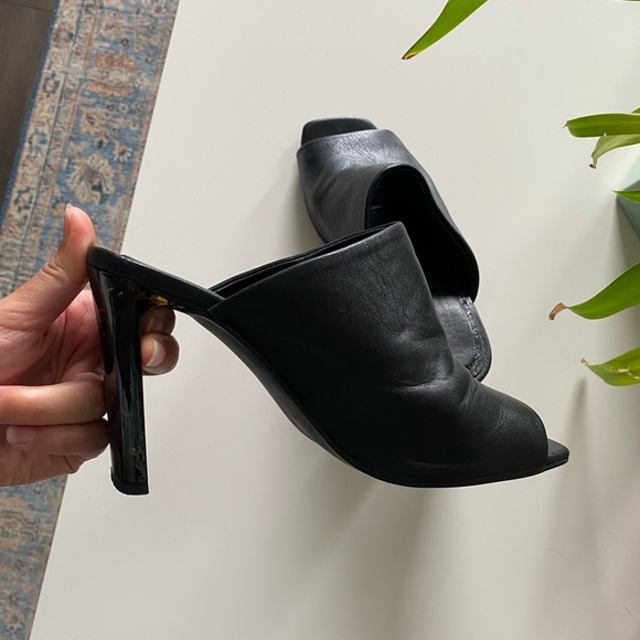 Black leather mules. Spanish brand, L’intervalle. Four-inch heel. - Picture 2 of 4